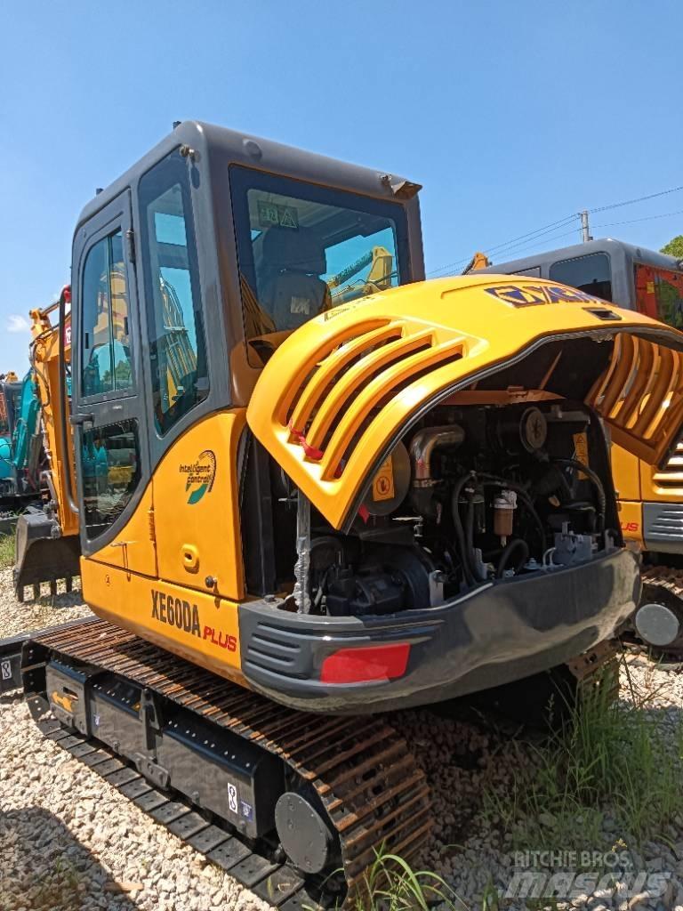 XCMG XE 60 DA Мини-экскаваторы
