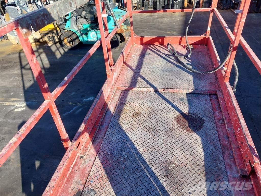 Haulotte C12DX Ножничные подъемники