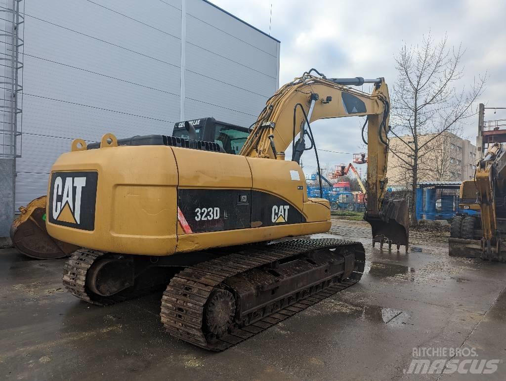 CAT 323 D Гусеничные экскаваторы