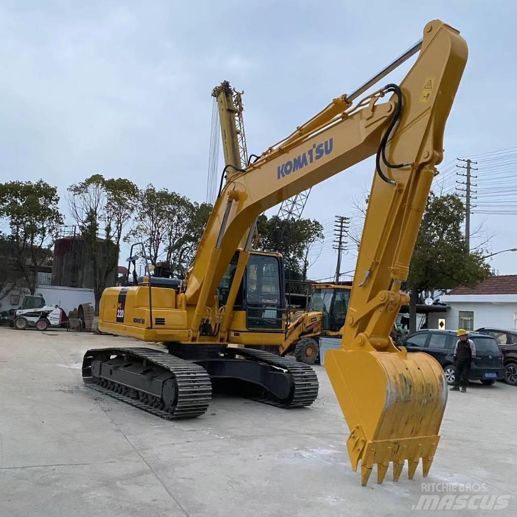 Komatsu PC 220 Гусеничные экскаваторы