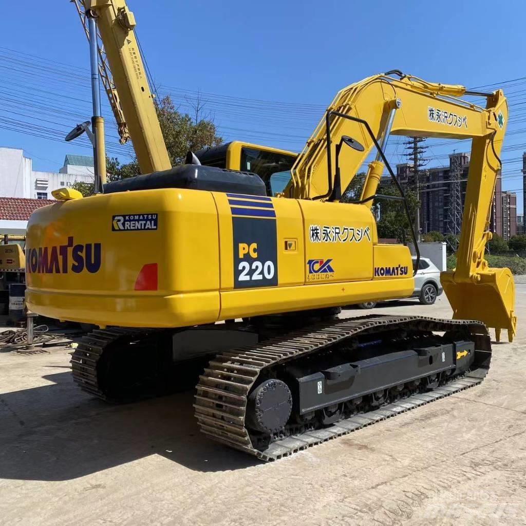 Komatsu PC 220 Гусеничные экскаваторы