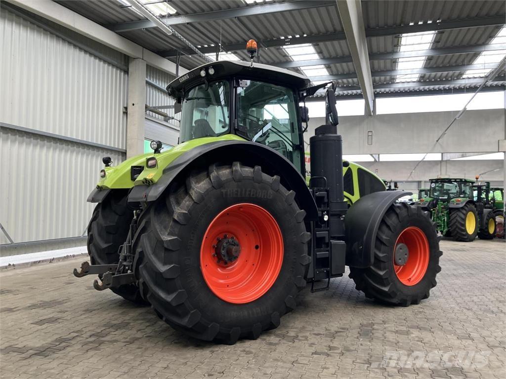 CLAAS Axion 930 Трактора