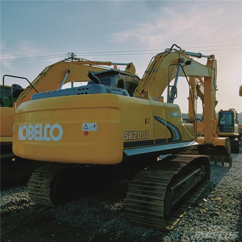 Kobelco SK200-8 Гусеничные экскаваторы