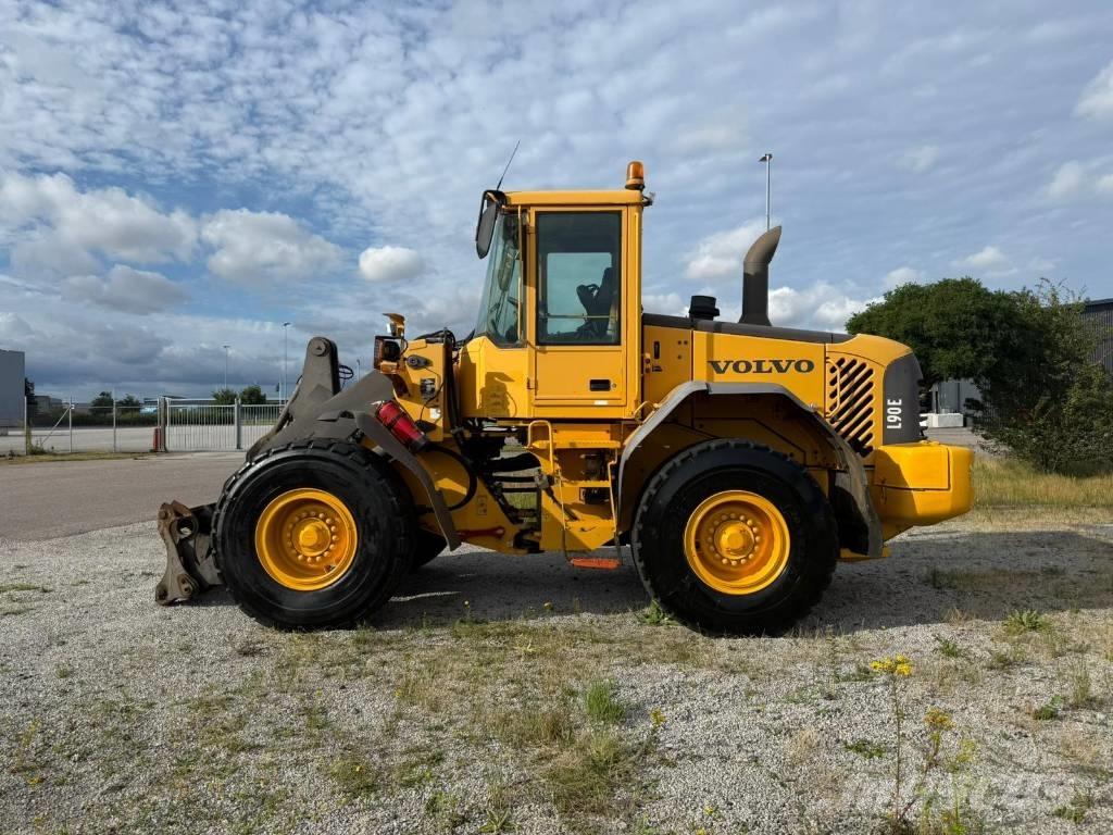 Volvo L 90 E Фронтальные погрузчики
