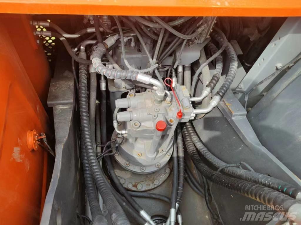 Hitachi ZX200 Гусеничные экскаваторы