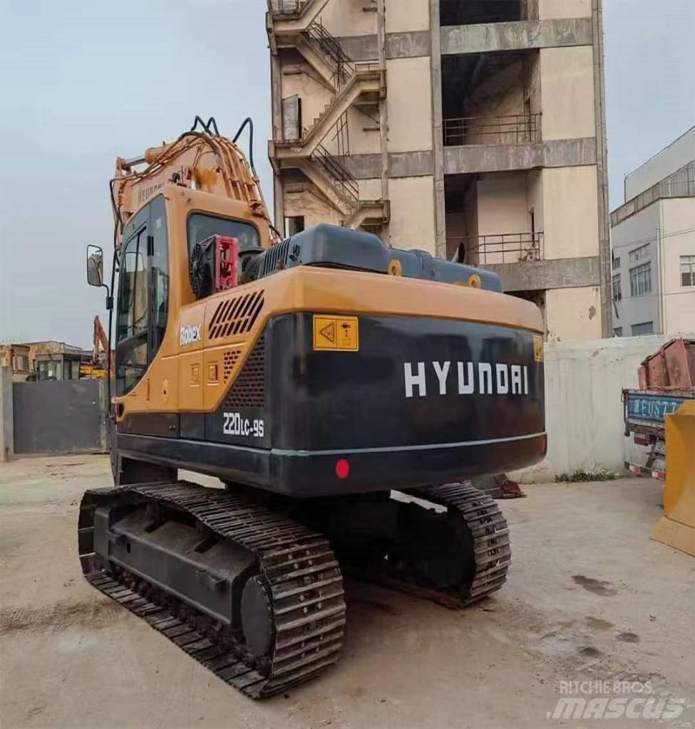 Hyundai R220LC-9S Гусеничные экскаваторы