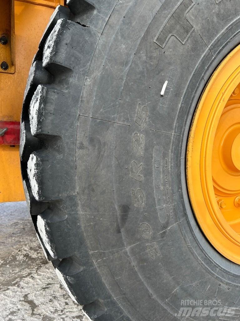 Hyundai HL 940 Фронтальные погрузчики