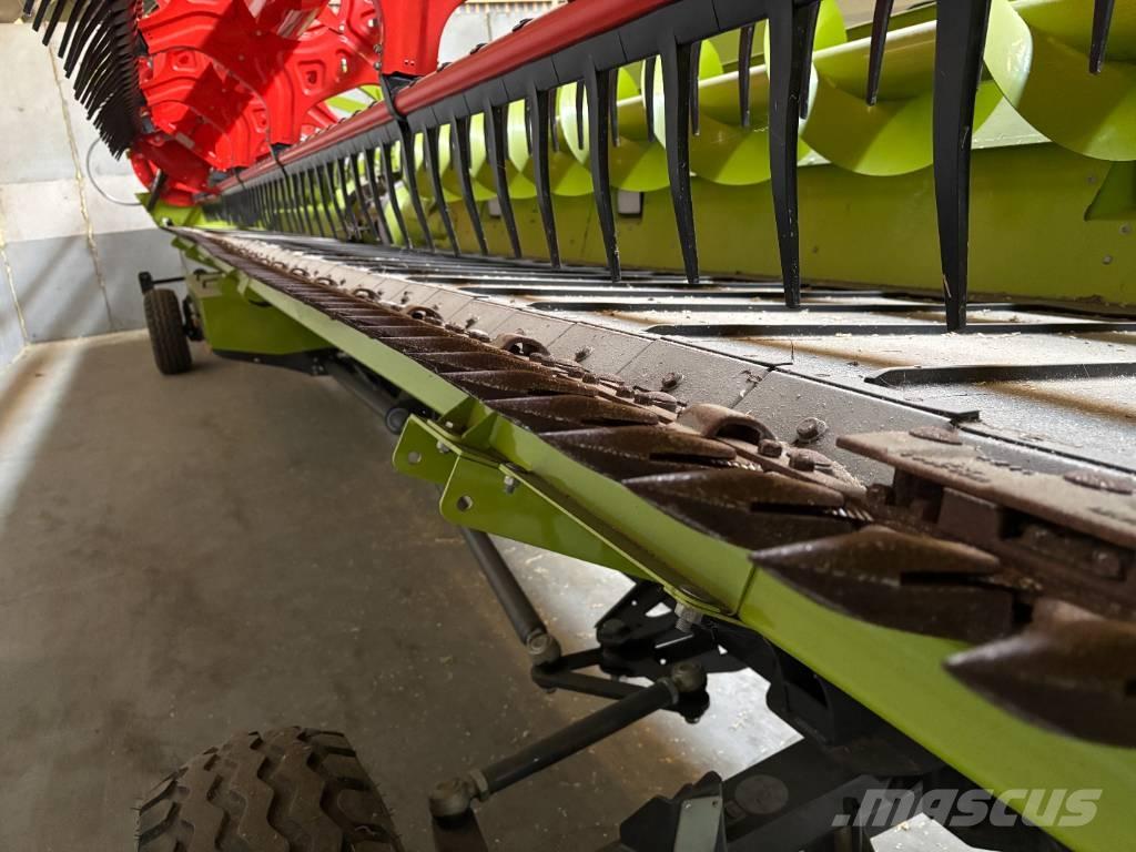 CLAAS LEXION 8800 TT Зерноуборочные комбайны