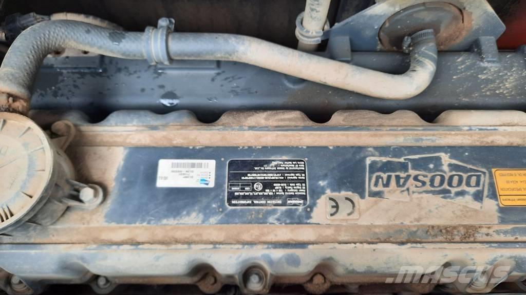 Doosan DX 300 LC-5 Гусеничные экскаваторы