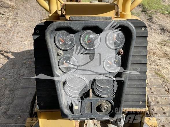 CAT D3G XL Гусеничные бульдозеры