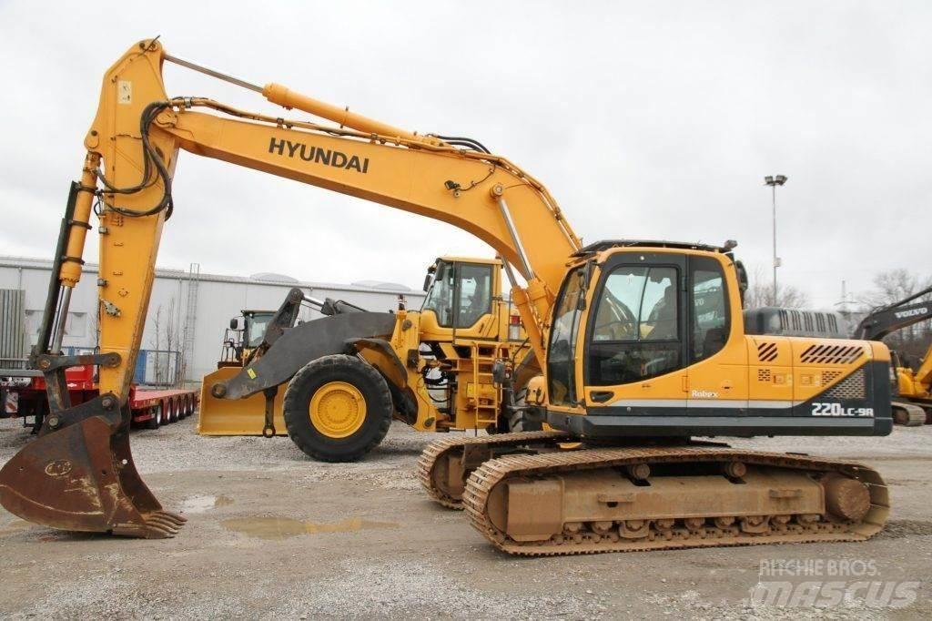 Hyundai Robex 220 LC Гусеничные экскаваторы