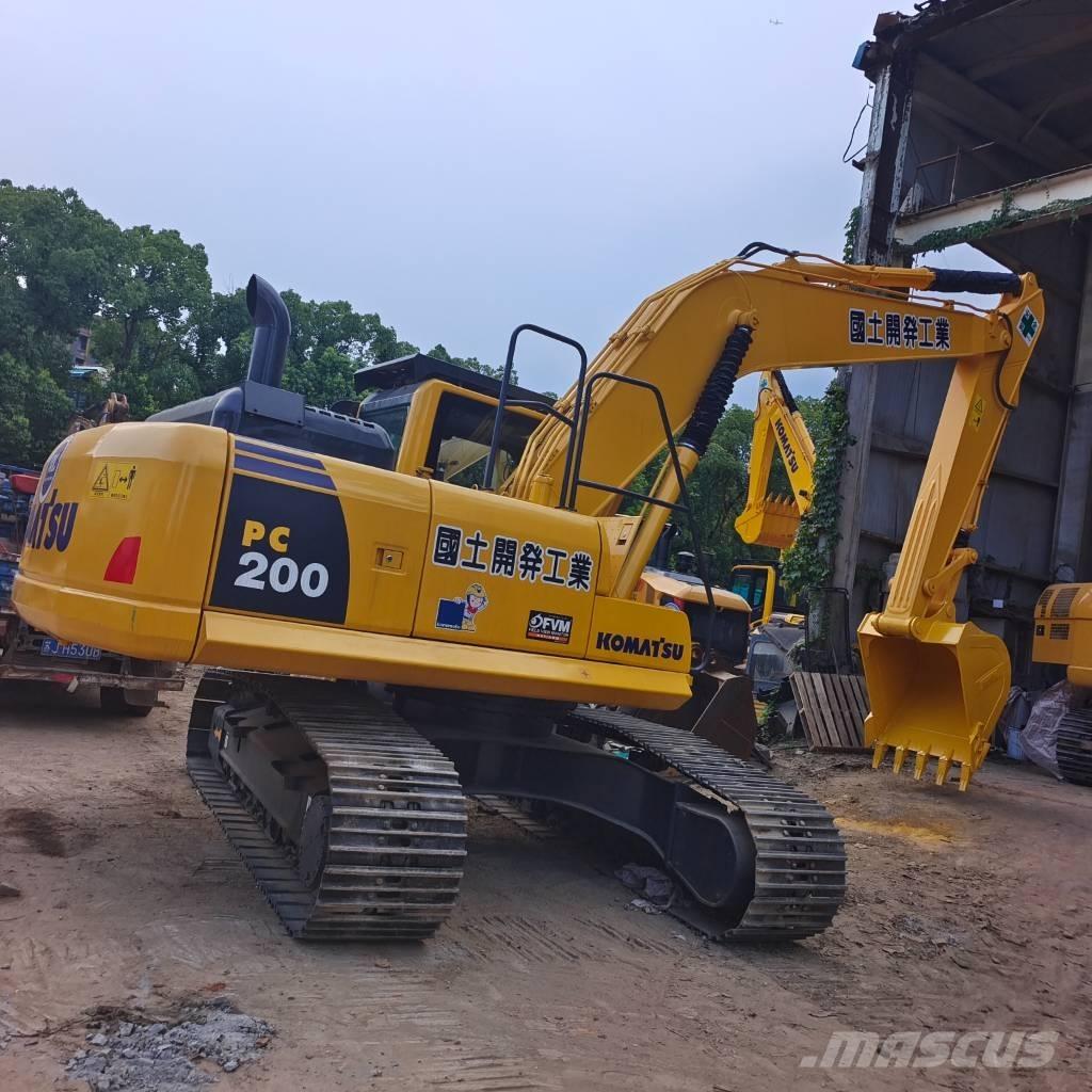 Komatsu PC 200 Гусеничные экскаваторы