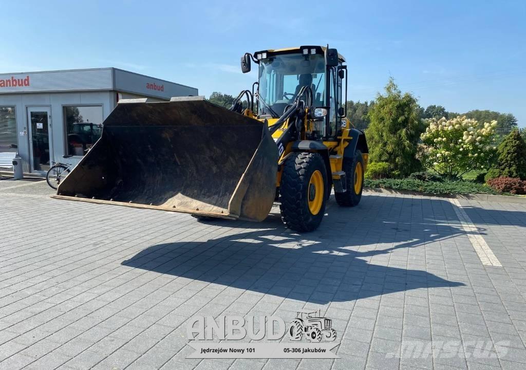 JCB 411 HT Фронтальные погрузчики