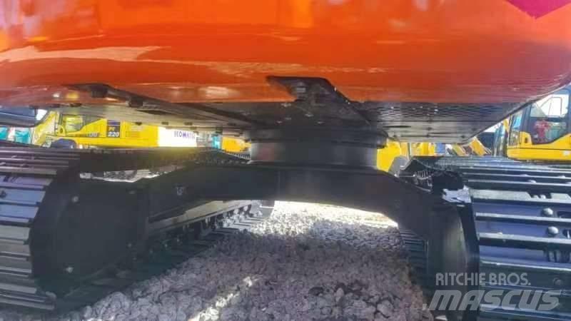 Hitachi ZX 120 Гусеничные экскаваторы