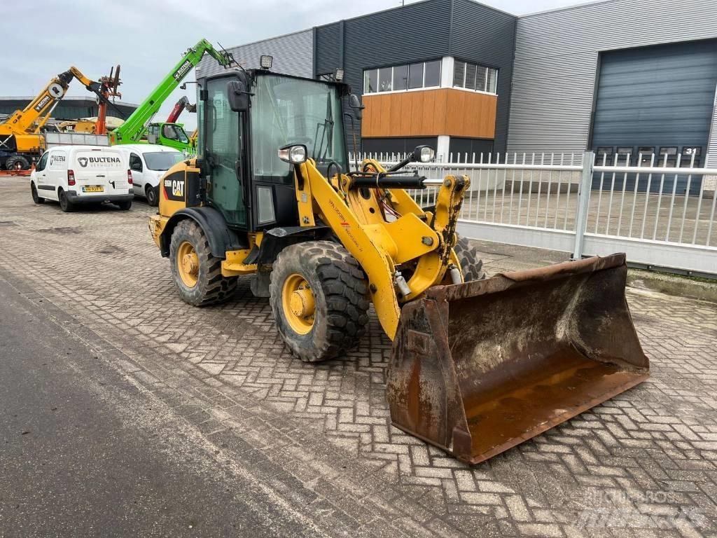 CAT 906 M Фронтальные погрузчики