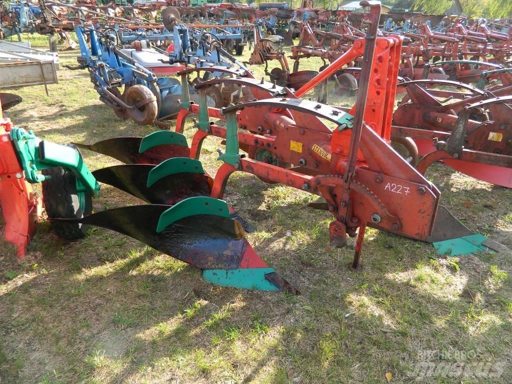 Kverneland 3 Обычные плуги