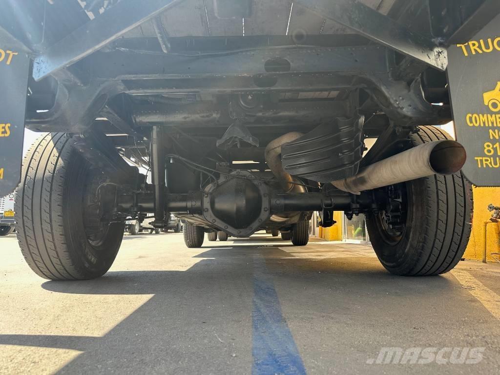 Chevrolet 2500 HD Бортовые фургоны