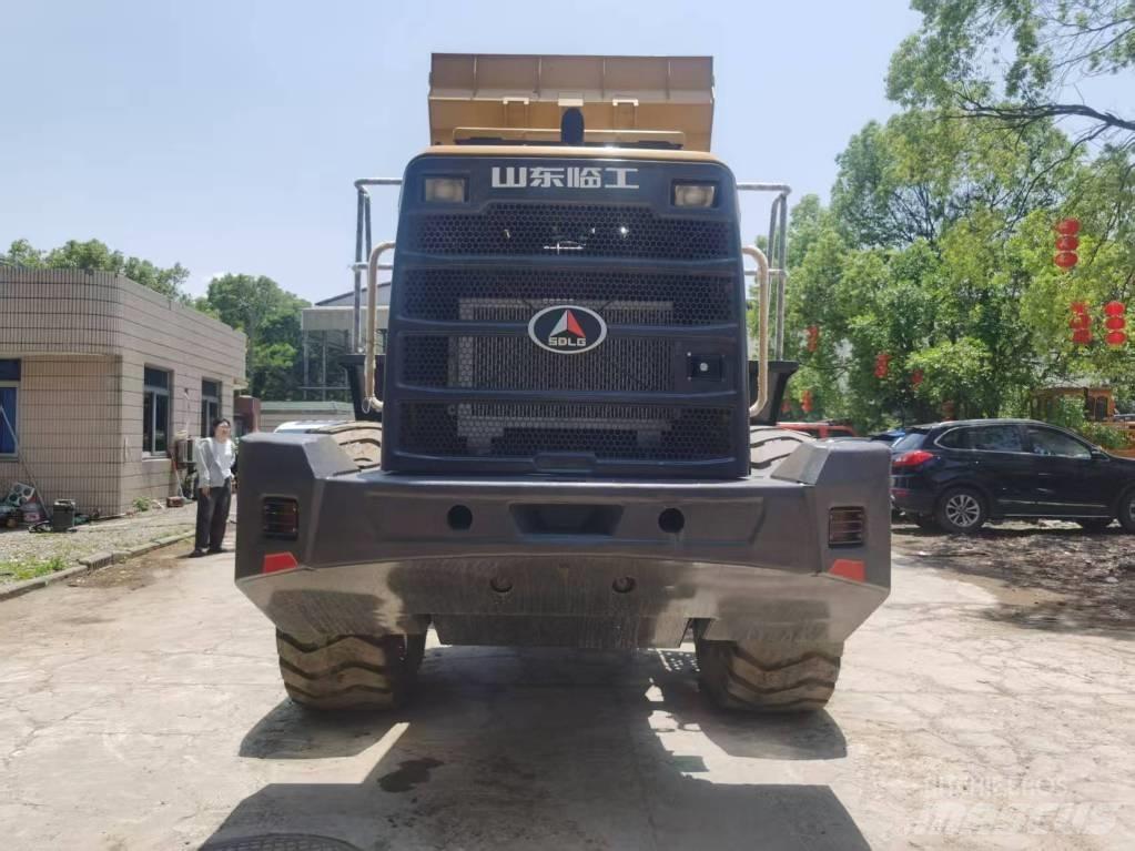SDLG 958F Фронтальные погрузчики