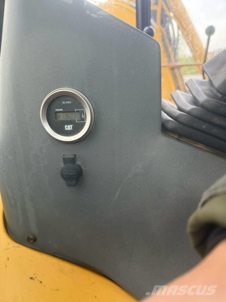 CAT 428 C Экскаваторы-погрузчики