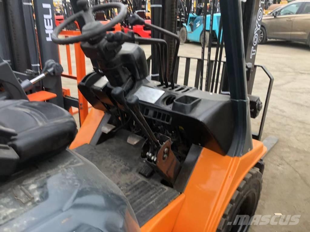 Toyota FD30 Дизельные погрузчики