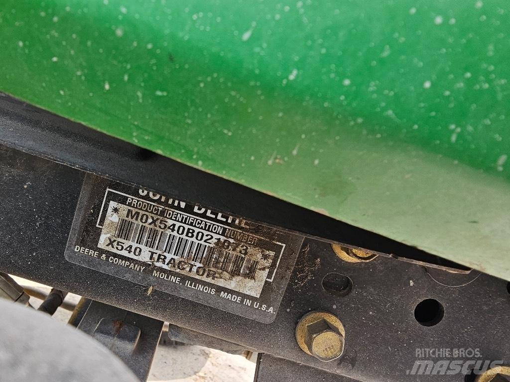 John Deere X 540 Коммунальные тракторы