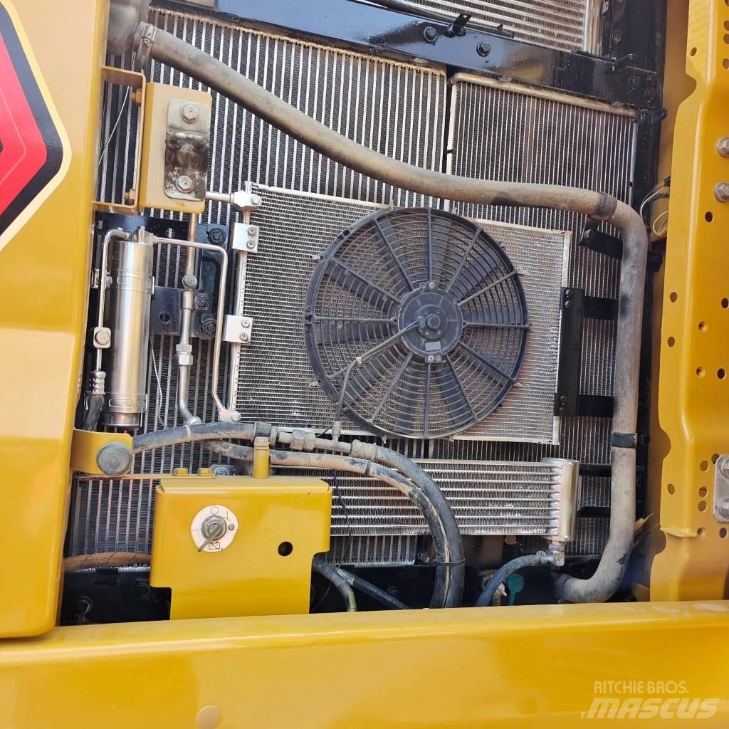 CAT 320 GC Гусеничные экскаваторы