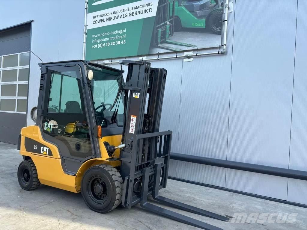 CAT GP25N Heftruck Газовые погрузчики