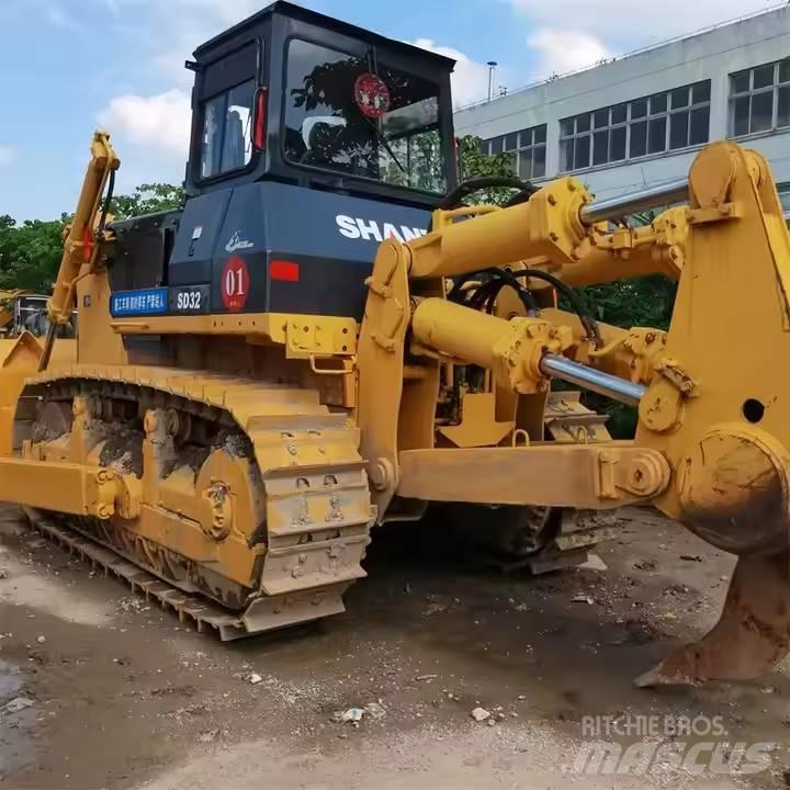 Shantui SD32 Гусеничные бульдозеры