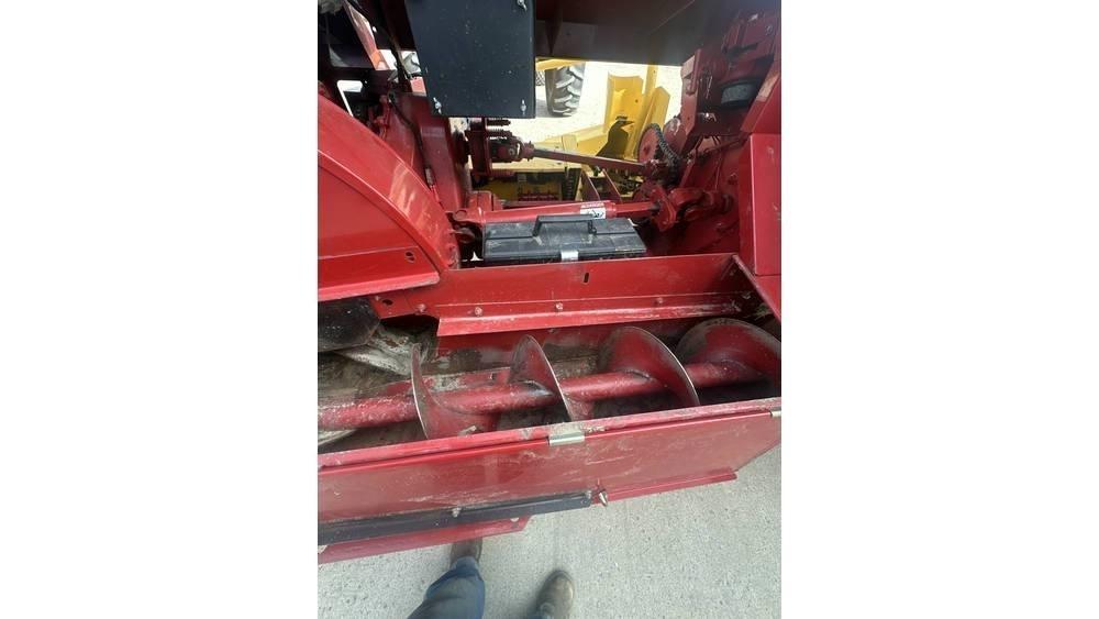 New Holland FP230 Прицепные кормоуборочные комбайны