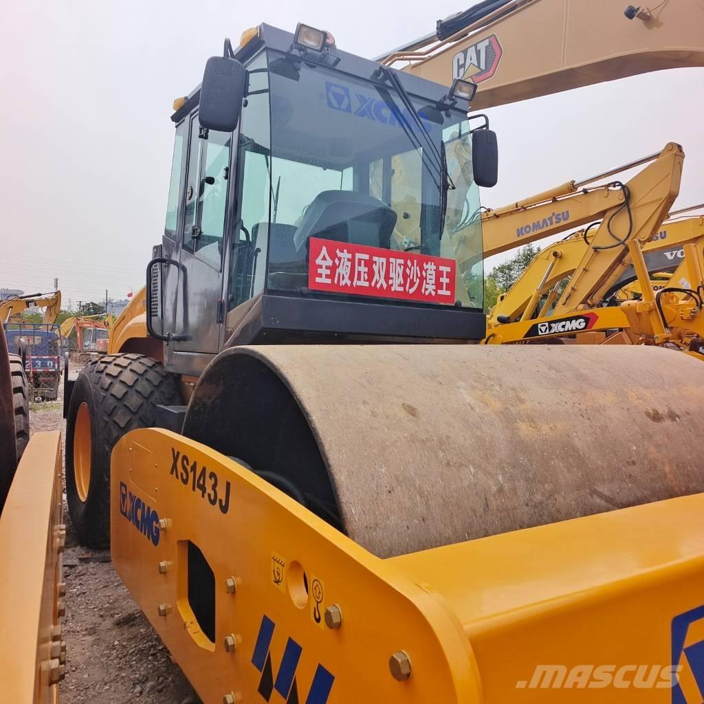 XCMG XS143J Грунтовые катки