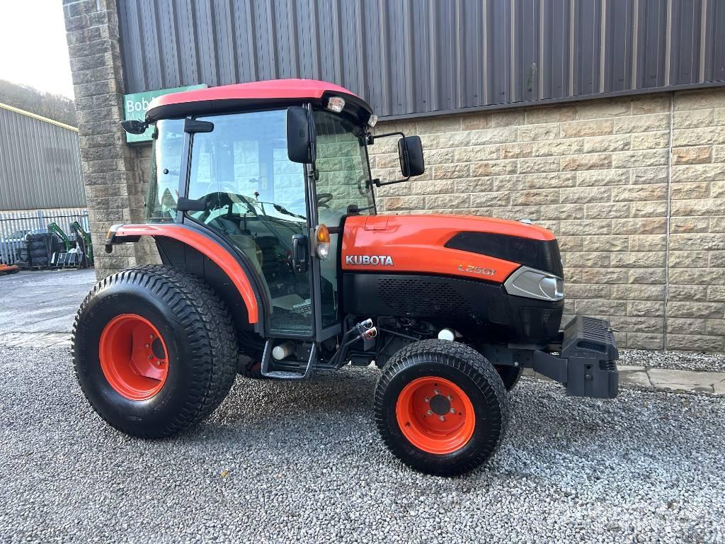 Kubota L2501 Трактора