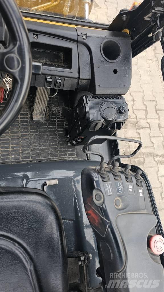 CAT GP 25 NT Газовые погрузчики