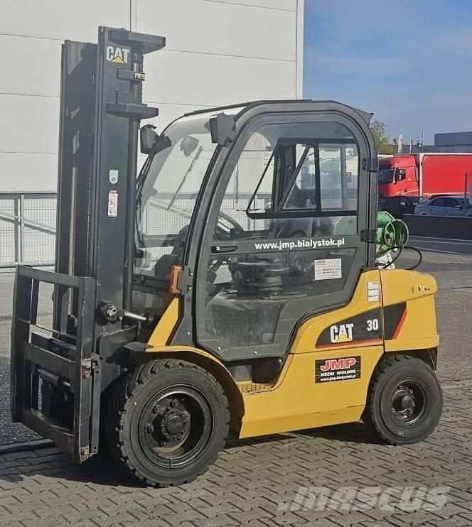 CAT GP 30 N Газовые погрузчики