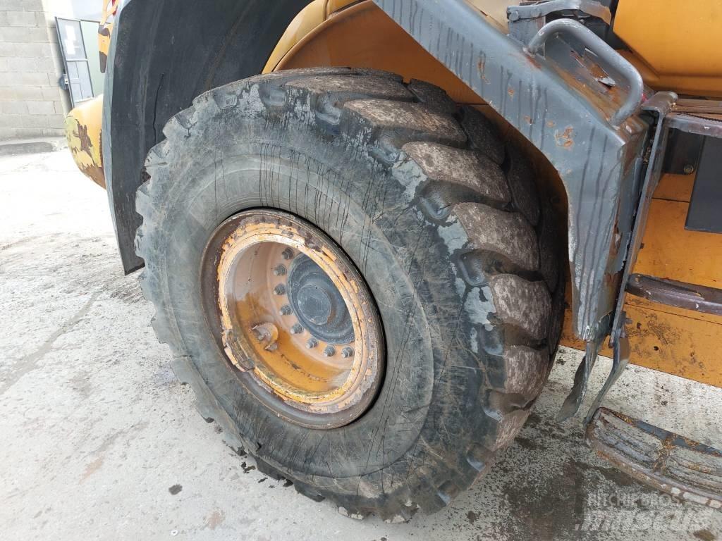 CASE 821 FXR Фронтальные погрузчики