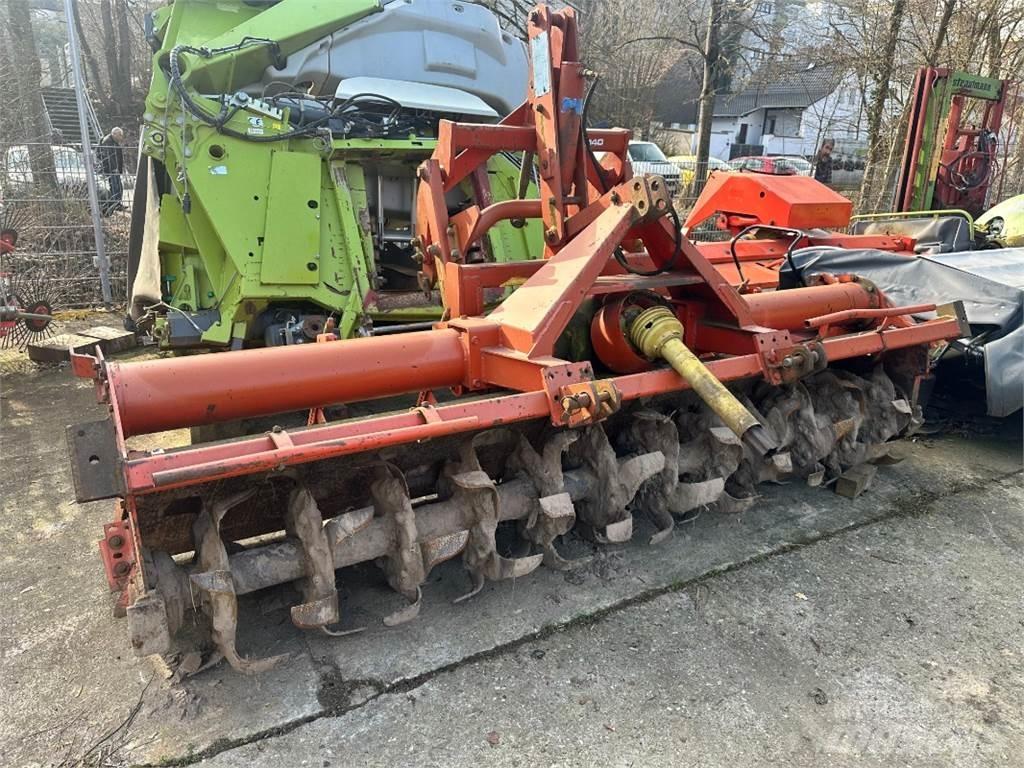 Kuhn EL140N 305 Подготовка почвы для винограда