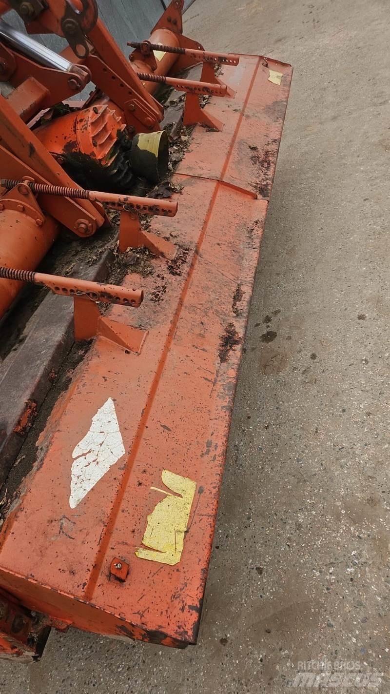 Kuhn EL140N 305 Подготовка почвы для винограда