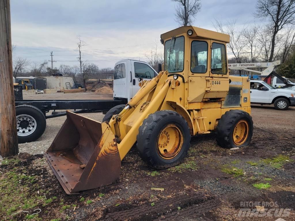 John Deere 444 A Фронтальные погрузчики