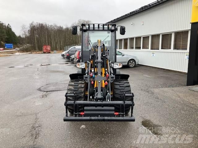 JCB 403 Plus Фронтальные погрузчики