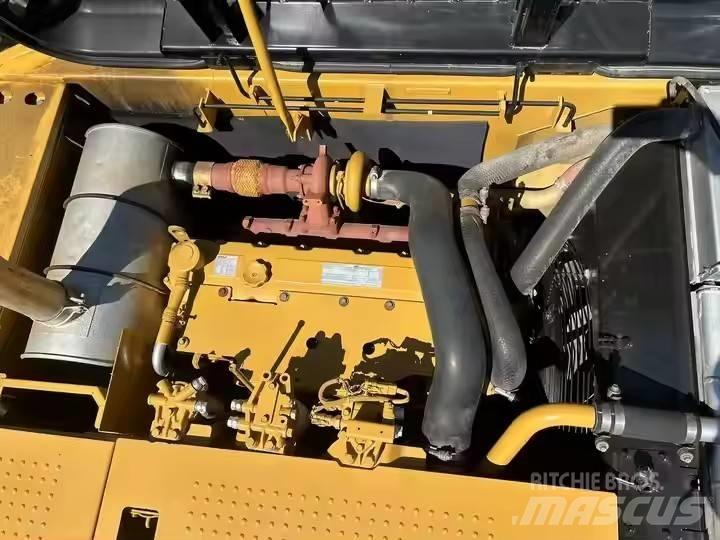 CAT CAT320D2 Малые экскаваторы 7т-12т