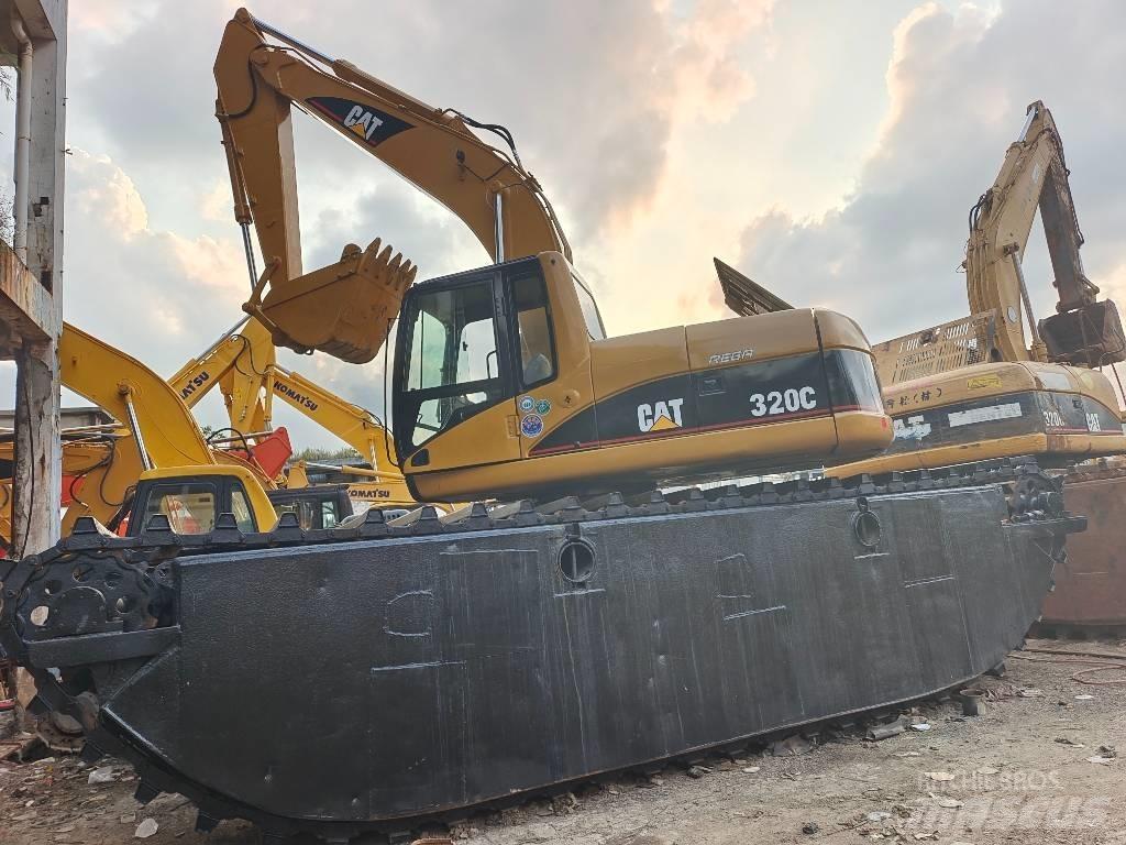 CAT 320 C Экскаваторы-амфибии
