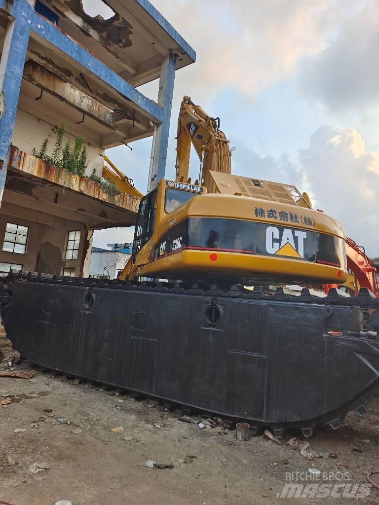 CAT 320 C Экскаваторы-амфибии