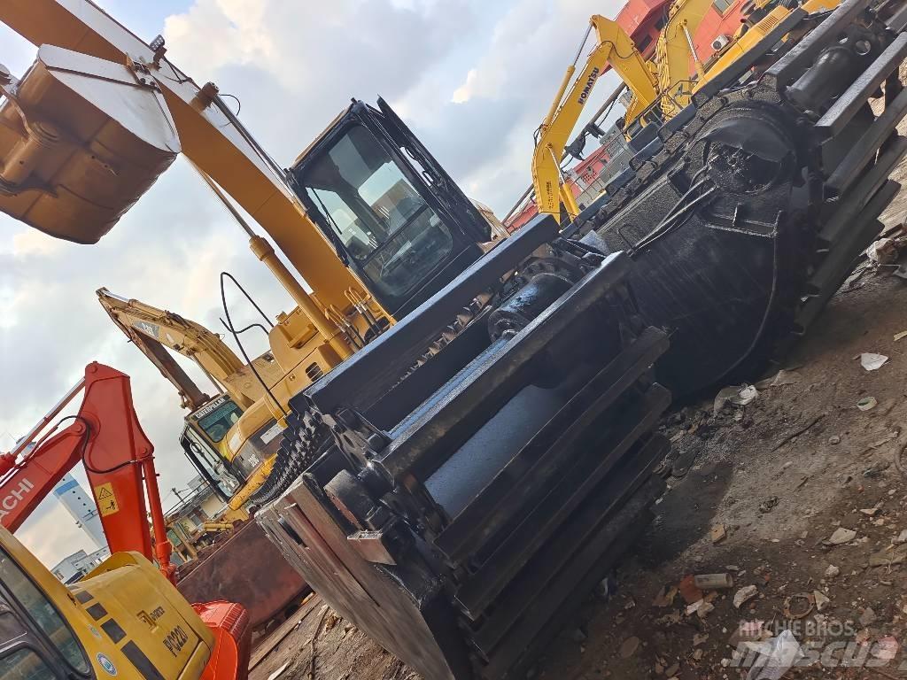 CAT 320 C Экскаваторы-амфибии