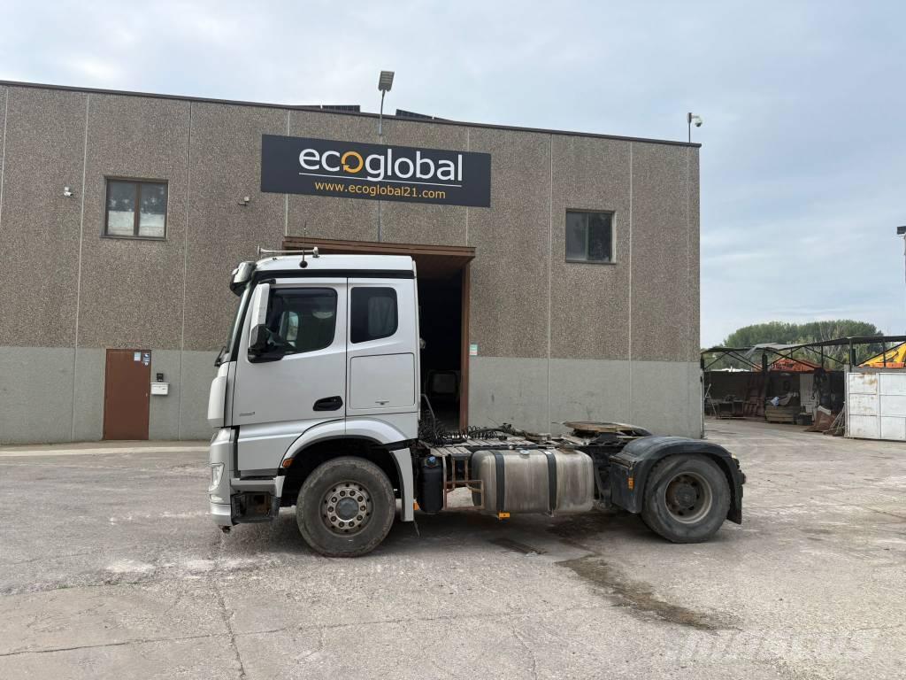 Mercedes-Benz 1851 Седельные тягачи