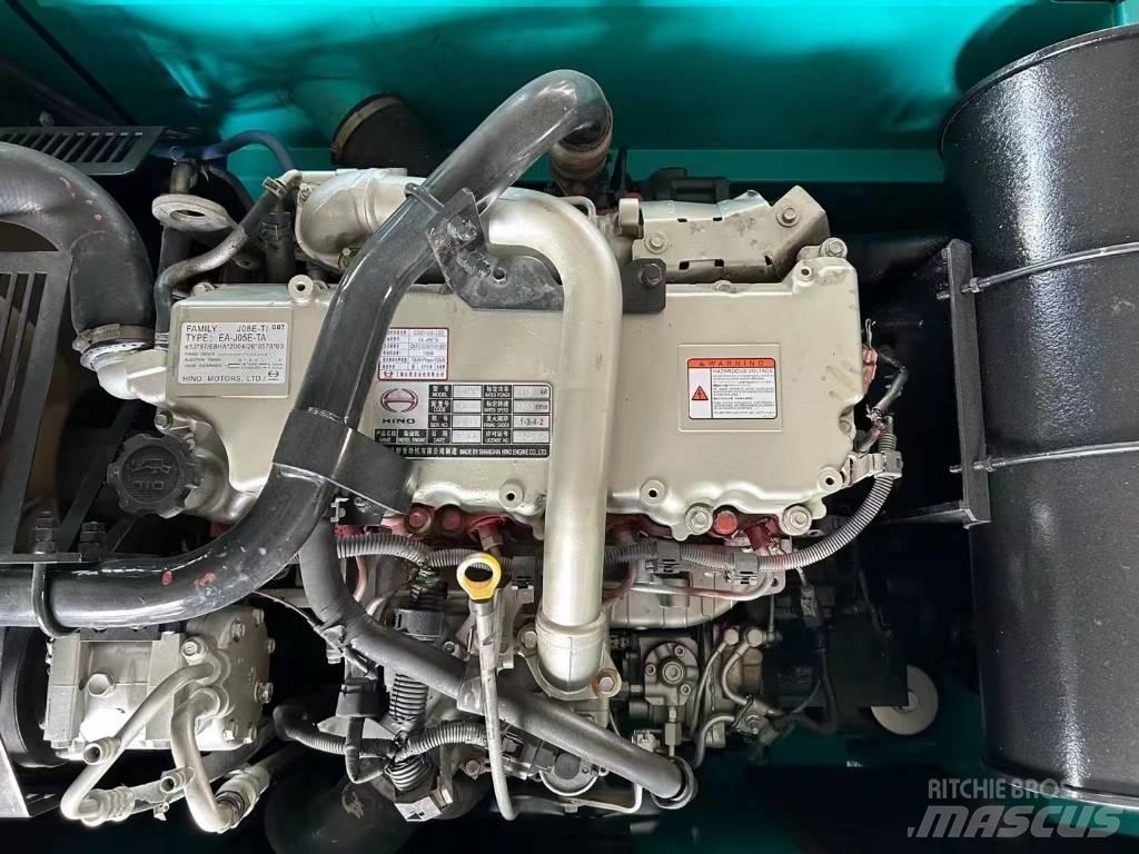 Kobelco SK200 Гусеничные экскаваторы
