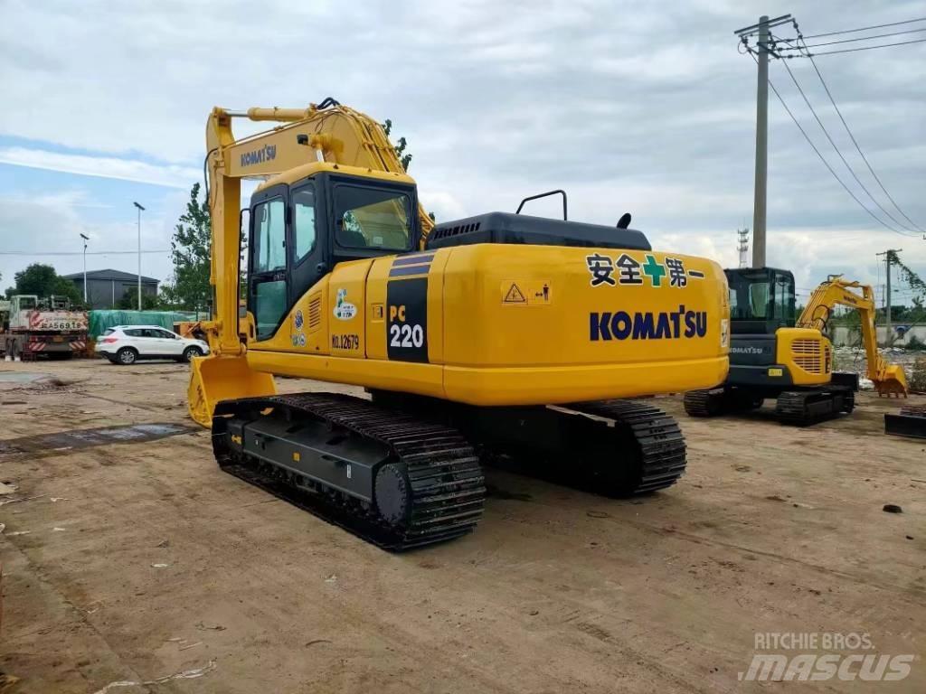 Komatsu PC 220 Гусеничные экскаваторы
