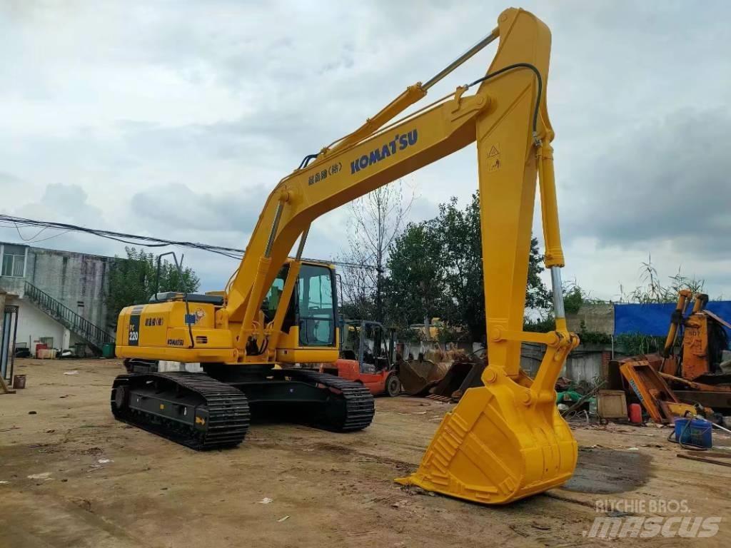 Komatsu PC 220 Гусеничные экскаваторы