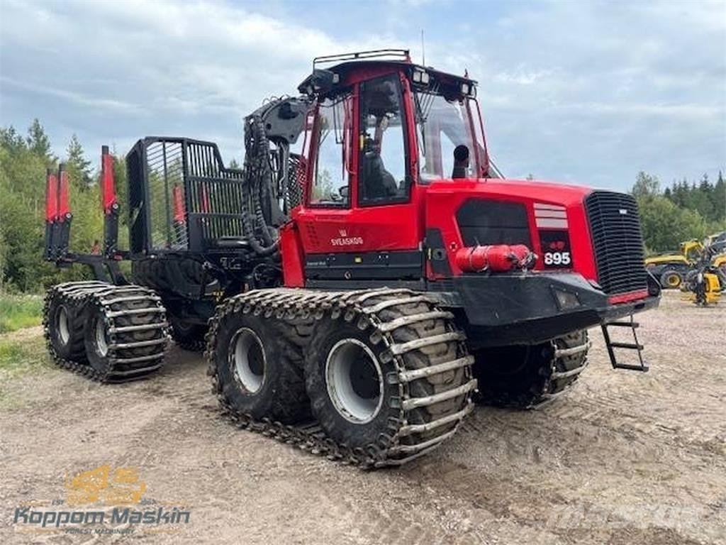 Komatsu 895 Форвардеры