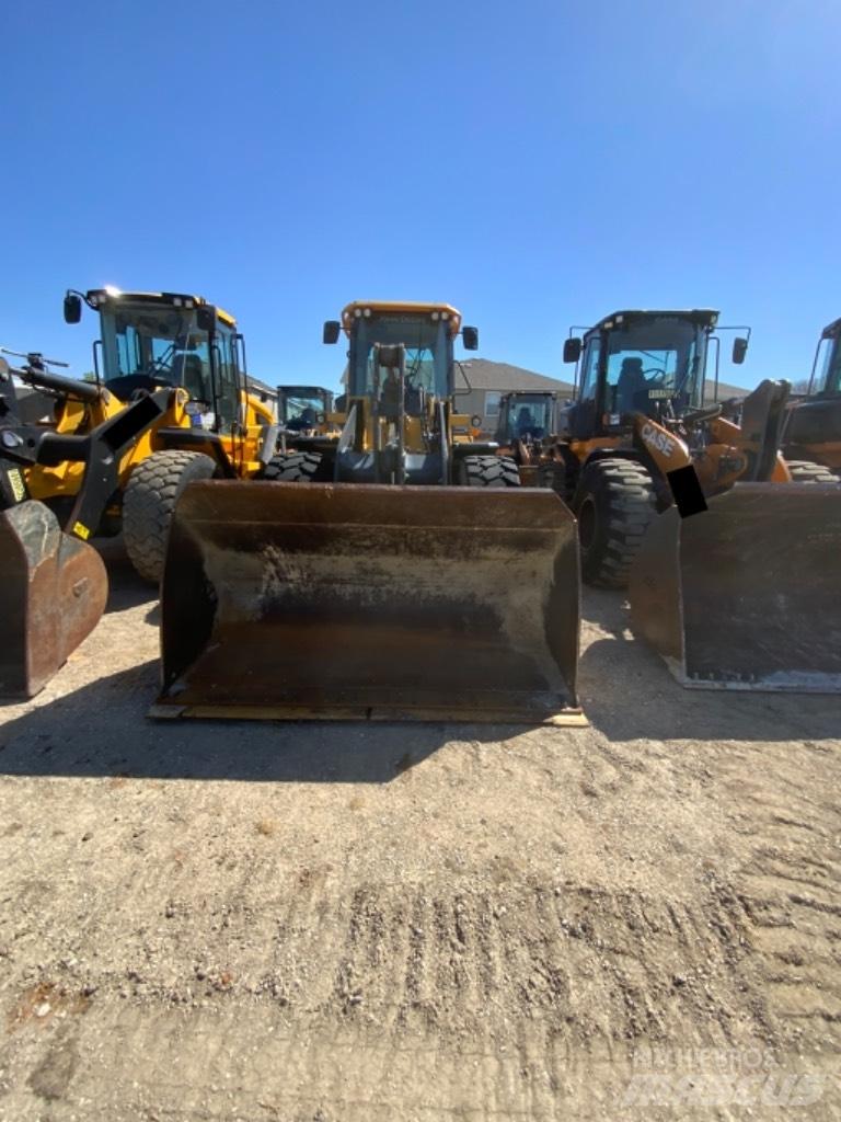 John Deere 544L Фронтальные погрузчики