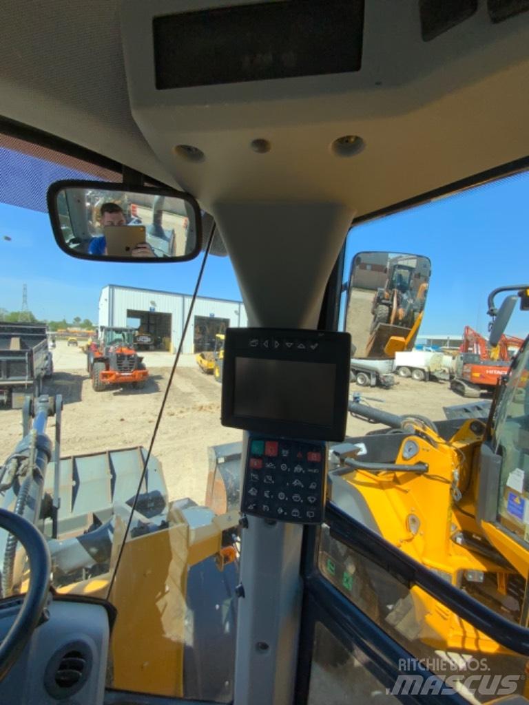 John Deere 544L Фронтальные погрузчики