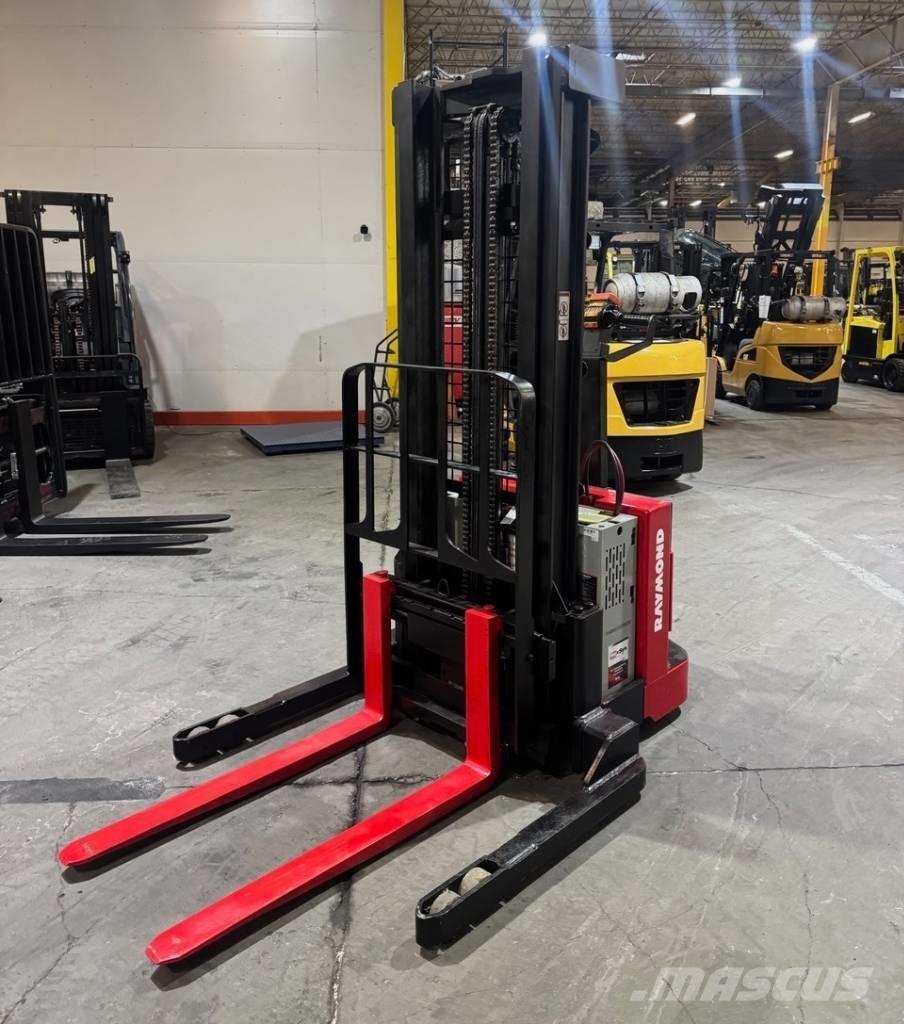 Raymond RSS40 Самоходные электроштабелёры